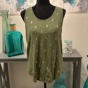 Green tank with gold pineapples